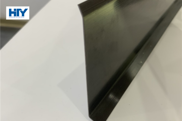Len chân tường Inox DCP