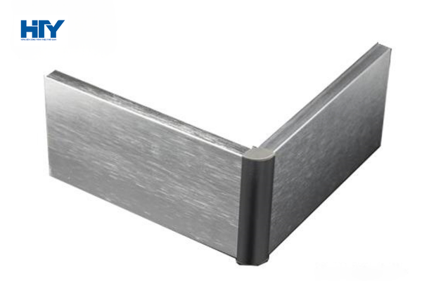 Len chân tường D8