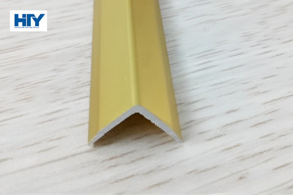 Nẹp V nhôm YF10