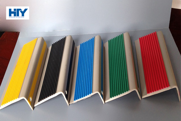 Nẹp nhựa PVC chống trơn cầu thang