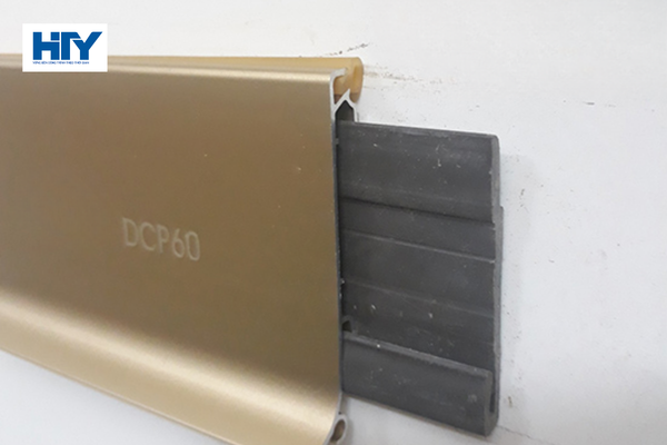 Len chân tường DCP60