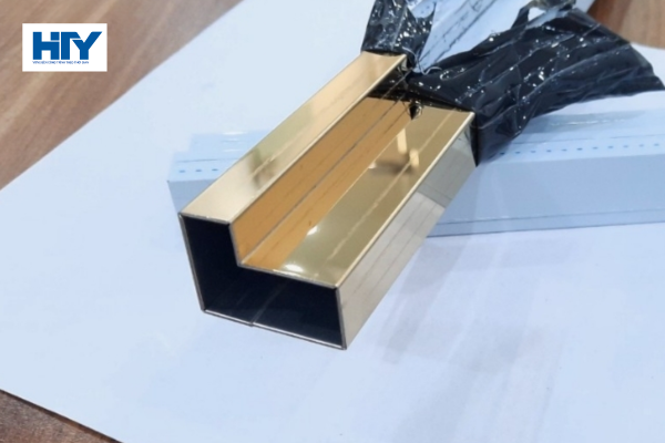 mô tả sản phẩm đố kính inox khối L